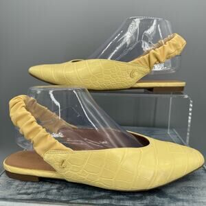 Women’s Pointed Slingback Flats in Yellow